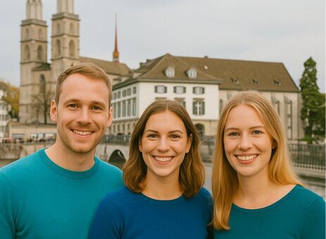 Handwerker in der Schweiz hält Werkzeuge und repariert Elektronik - nachhaltige Hilfe mit KnowS statt Wegwerfen