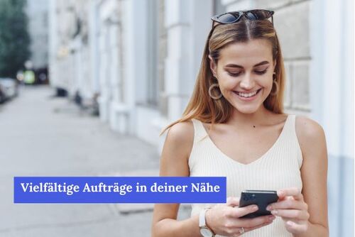 [Translate to Englisch:] Familie in der Schweiz, die sich gegenseitig unterstützt – Symbol für nachhaltige Nachbarschaftshilfe über KnowS