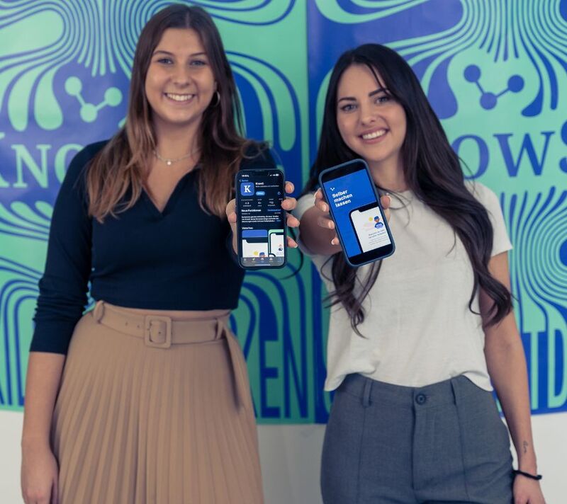 Familie in der Schweiz, die sich gegenseitig unterstützt – Symbol für nachhaltige Nachbarschaftshilfe über KnowS